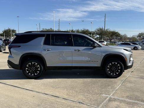 Used 2023 Chevrolet Tahoe Z71 w/ Luxury Package image 3