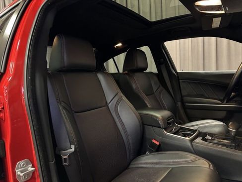 Used 2015 Dodge Charger SXT w/ Premium Group image 10