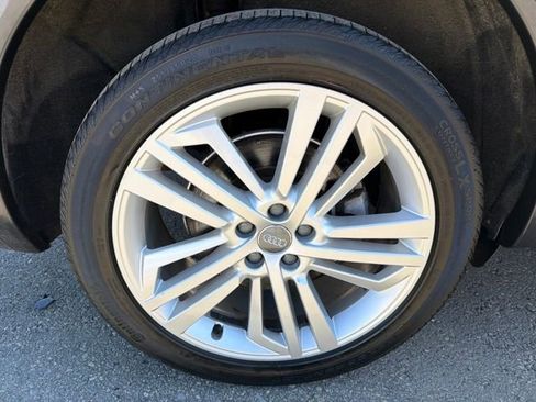 Used 2018 Audi Q5 2.0T Premium Plus w/ Premium Plus Package image 31