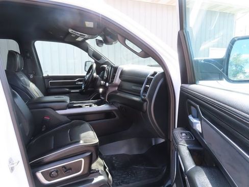 Used 2024 RAM 1500 Laramie AWD/4WD image 26