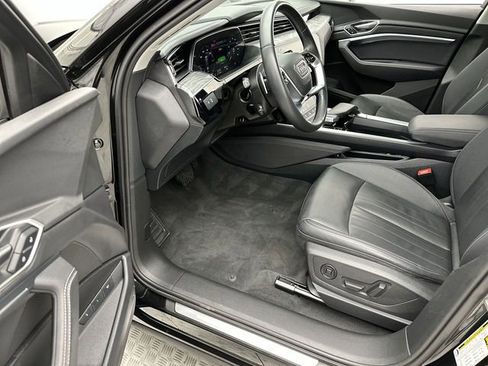 Certified 2024 Audi Q8 e-tron Premium image 11