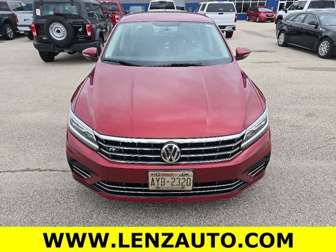Used 2018 Volkswagen Passat 2.0T R-Line FWD image 2