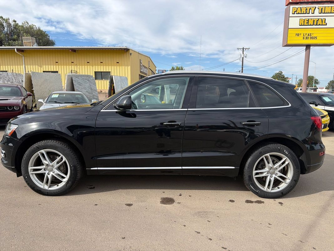 Used 2017 Audi Q5 2.0T Premium Plus w/ Technology Package AWD/4WD image 4