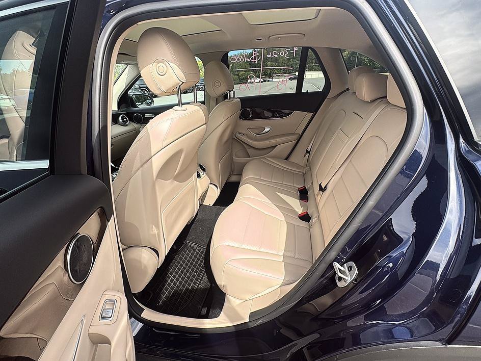 Used 2022 Mercedes-Benz GLC 300 image 17