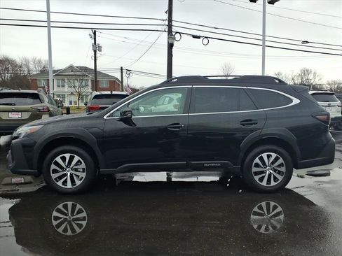 Certified 2023 Subaru Outback Premium image 6