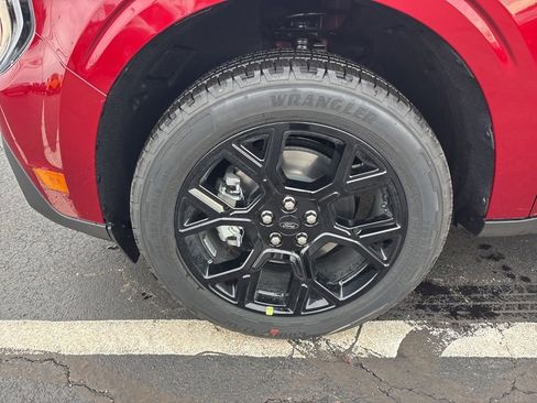 New 2026 Ford Maverick Lariat w/ Black Appearance Package image 9