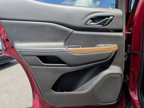 Used 2019 GMC Acadia SLE FWD image 19