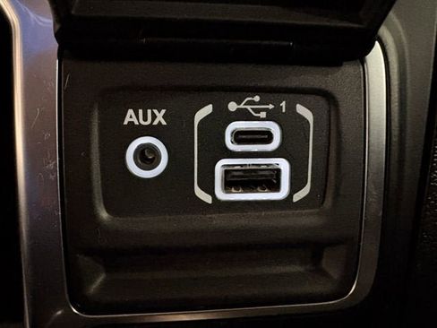 Used 2021 Jeep Gladiator Sport AWD/4WD image 11