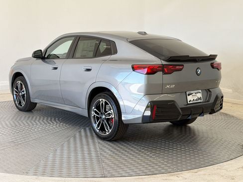 New 2026 BMW X2 xDrive28i AWD/4WD image 3