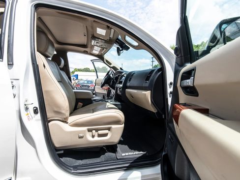 Used 2020 Toyota Sequoia Platinum RWD image 34