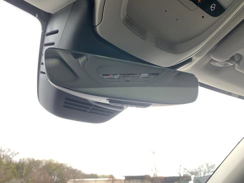 Used 2025 Volvo XC60 B5 Plus image 27