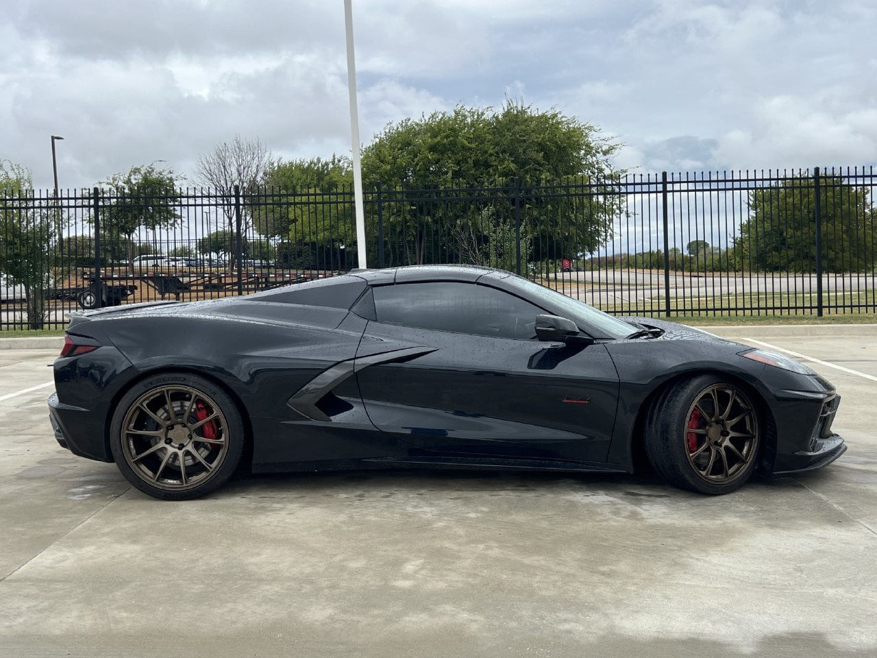Used 2023 Chevrolet Corvette Stingray Premium Conv w/ Z51 Performance Package RWD image 3