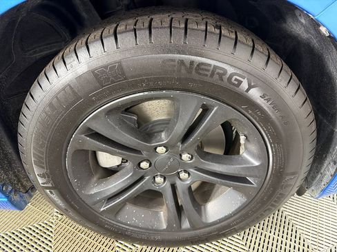 Used 2023 Dodge Charger SXT RWD image 13