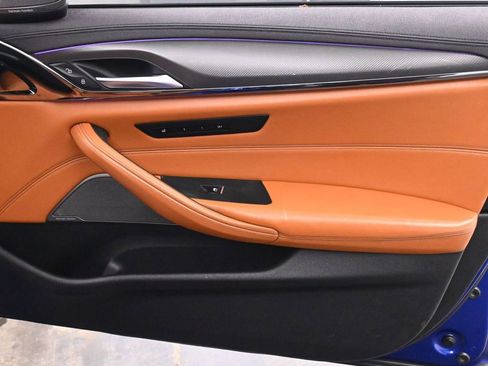 Used 2022 BMW M5 w/ Executive Package image 25