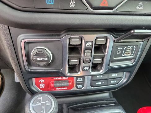 Used 2024 Jeep Wrangler Unlimited Rubicon 4xe AWD/4WD image 20