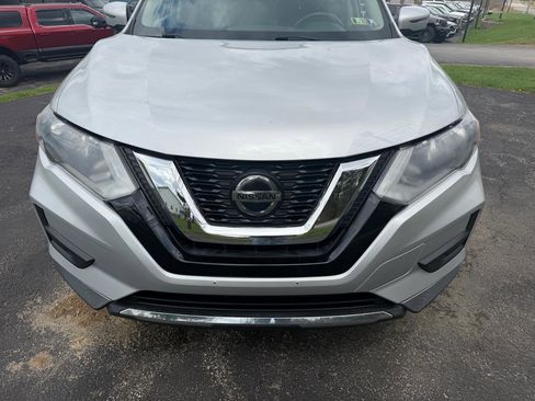 Used 2018 Nissan Rogue SV image 9