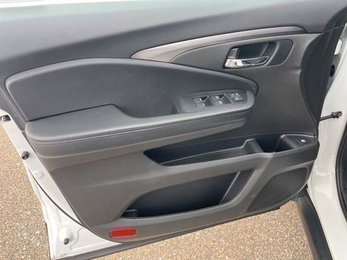 Used 2022 Honda Pilot Sport image 19