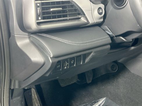 Used 2023 Subaru Outback Limited AWD/4WD image 10