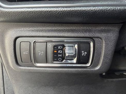 Used 2023 Lincoln Corsair Reserve w/ Jet Appearance Package FWD image 16