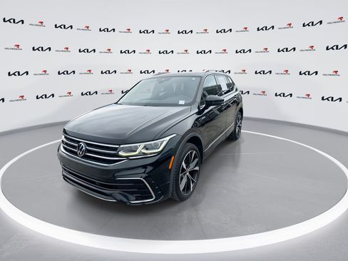 Used 2022 Volkswagen Tiguan SEL R-Line AWD/4WD image 4