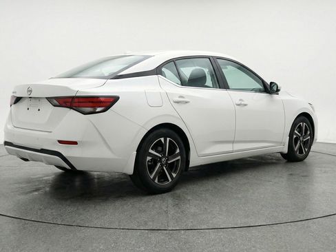 Used 2025 Nissan Sentra SV FWD image 9