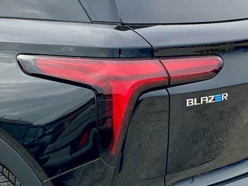 New 2026 Chevrolet Blazer EV LT image 13