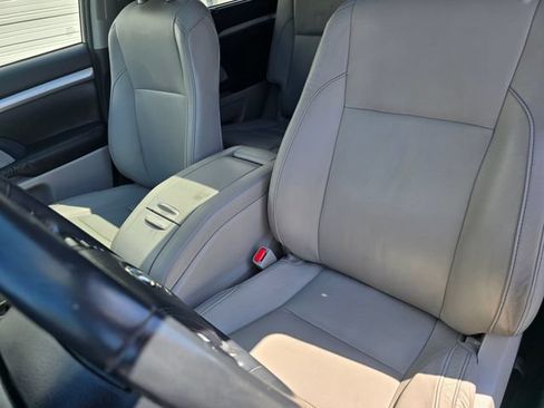 Used 2015 Toyota Highlander XLE AWD/4WD image 22