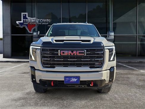 New 2026 GMC Sierra 2500 AT4 w/ AT4 Premium Plus Package image 8