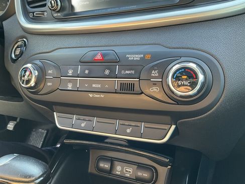 Used 2017 Kia Sorento SX image 33