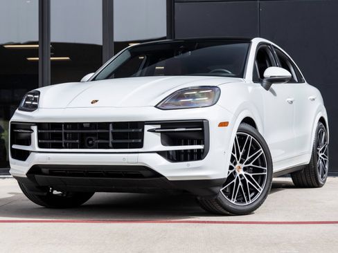 Certified 2025 Porsche Cayenne Coupe AWD/4WD image 1