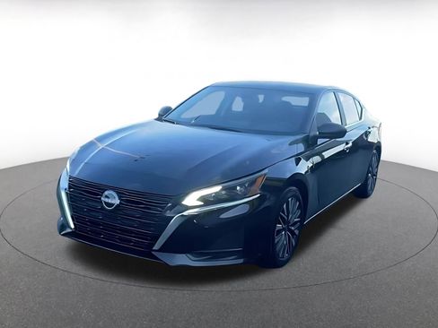 Used 2025 Nissan Altima 2.5 SV image 7