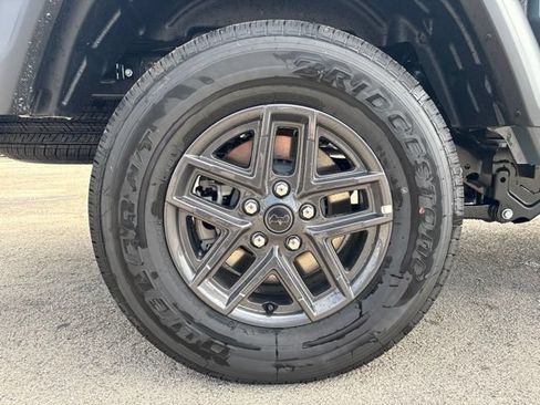 New 2026 Jeep Gladiator Sport AWD/4WD image 8
