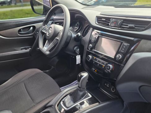 Used 2019 Nissan Rogue Sport S image 13