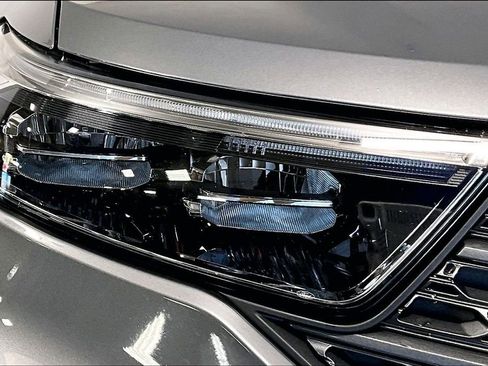 Used 2022 Ford Explorer XLT w/ Equipment Group 202A image 28