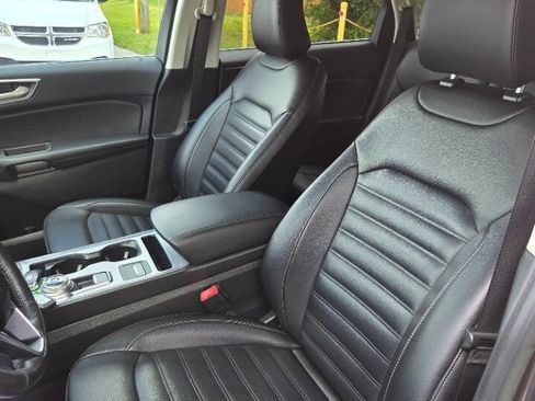 Used 2021 Ford Edge SEL w/ Convenience Package image 14