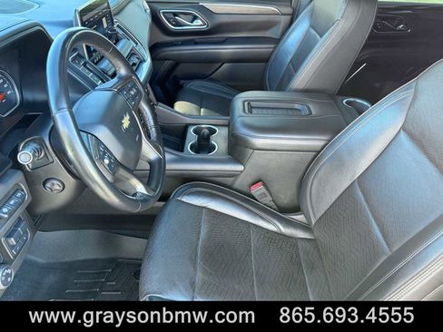 Used 2021 Chevrolet Suburban High Country w/ Premium Package image 12