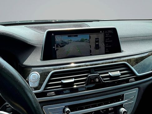Used 2022 BMW 740i RWD image 13