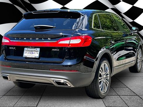 Used 2016 Lincoln MKX Reserve w/ Climate Package AWD/4WD image 2