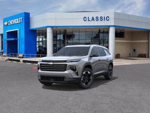 New 2027 Chevrolet Traverse LT w/ Sun and Wheel Package FWD image 8