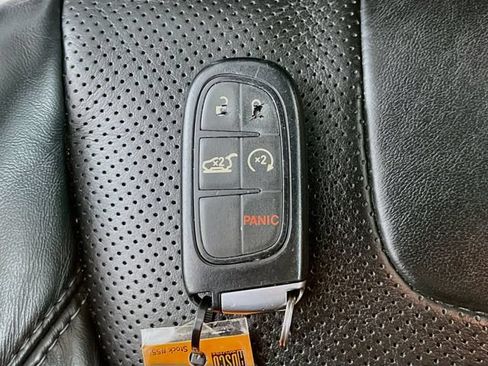 Used 2021 Jeep Cherokee High Altitude AWD/4WD image 31