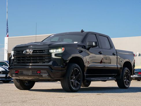 Used 2022 Chevrolet Silverado 1500 LT Trail Boss w/ LT Trail Boss Premium Package AWD/4WD image 3