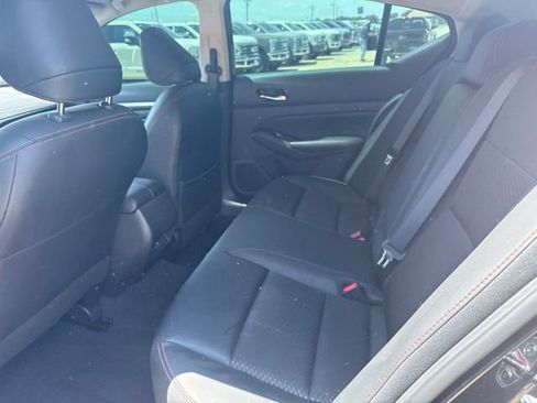 Used 2024 Nissan Altima 2.5 SR FWD image 10