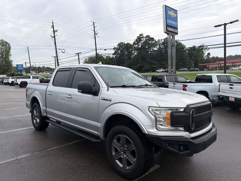 Used 2018 Ford F150 XLT w/ Equipment Group 302A Luxury AWD/4WD image 6