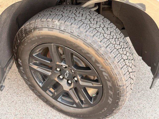 Used 2023 Chevrolet Silverado 1500 RST w/ Z71 Off-Road Package AWD/4WD image 18