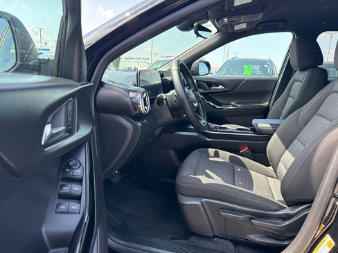 Certified 2025 Chevrolet Equinox LT w/ Safety and Technology Package AWD/4WD image 11
