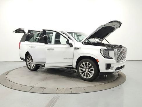 Used 2023 GMC Yukon Denali image 9