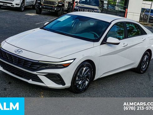 Used 2024 Hyundai Elantra SEL FWD image 14