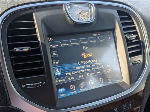 Used 2014 Chrysler 300 w/ Driver Convenience Group RWD image 14