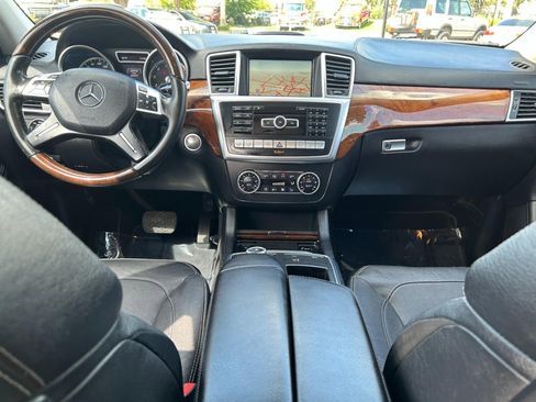 Used 2014 Mercedes-Benz GL 550 4MATIC image 41