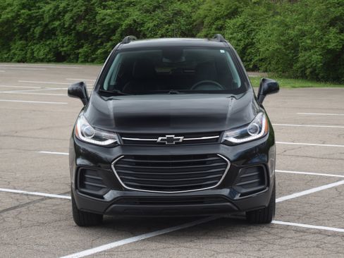 Used 2022 Chevrolet Trax LT w/ Midnight Edition AWD/4WD image 20